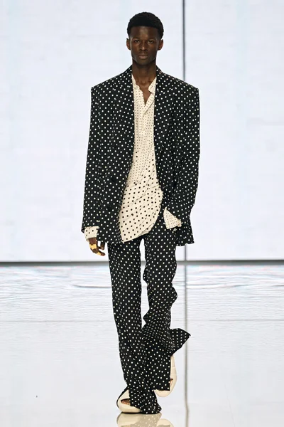 Look 8